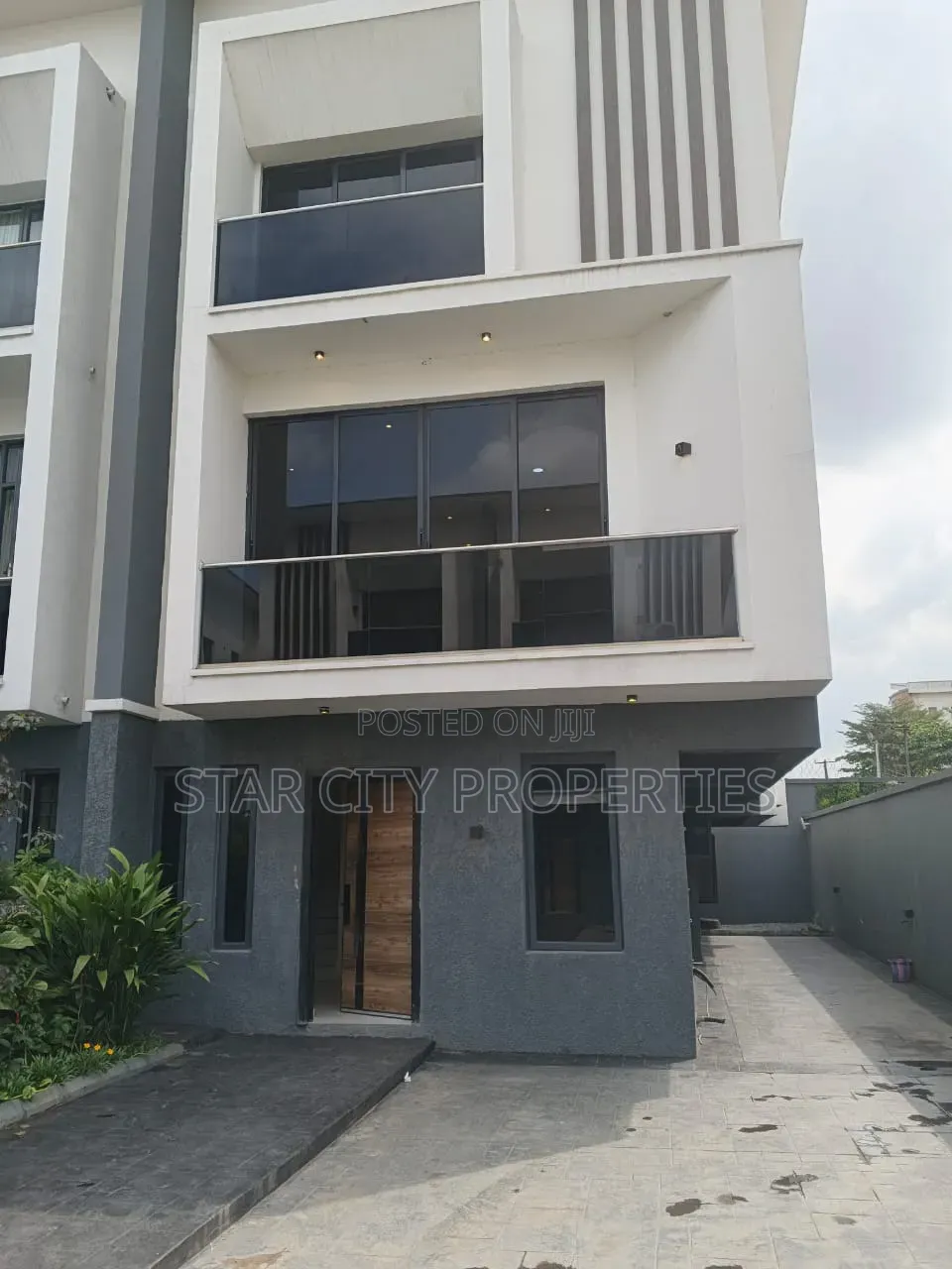 4bdrm Duplex in Ikeja Gra Lagos for rent