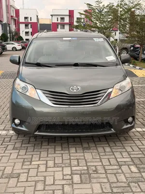 Toyota Sienna Limited AWD 7-Passenger 2013 Green