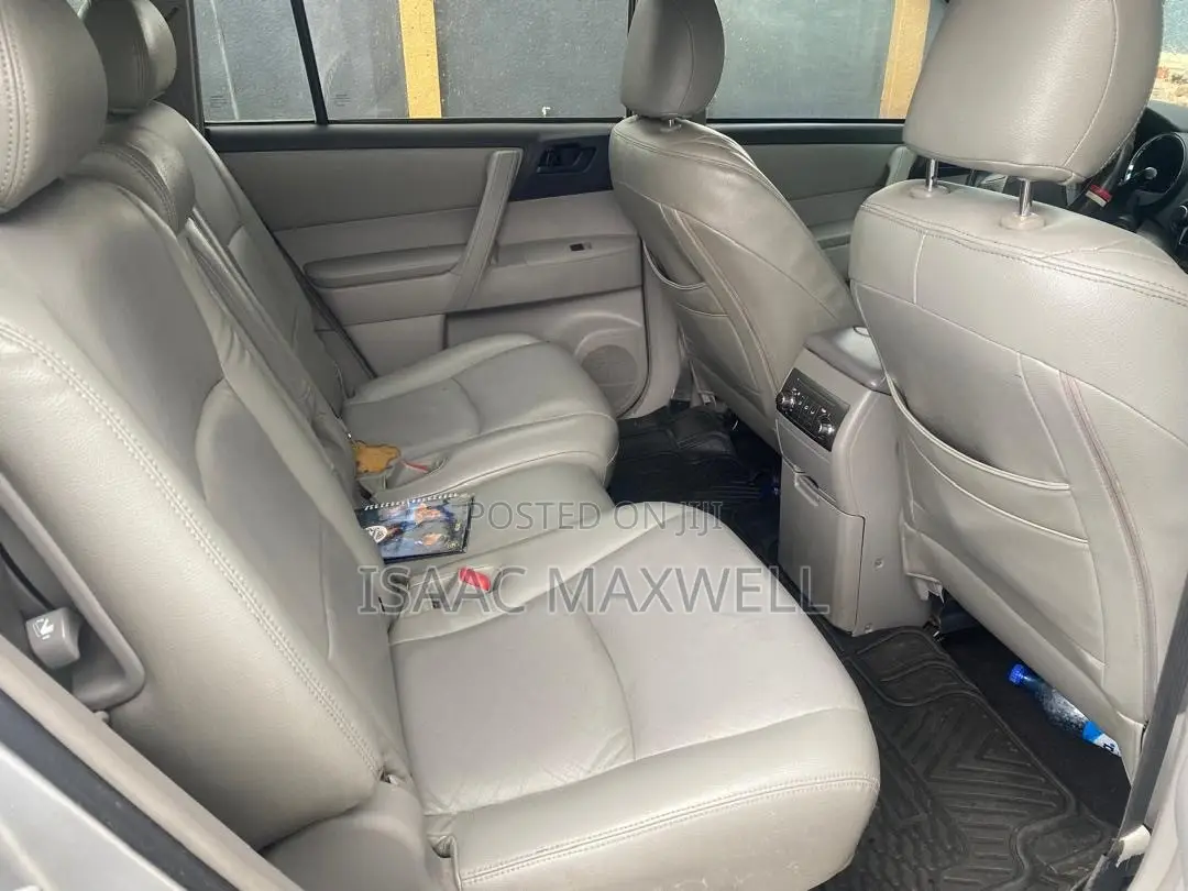 Toyota Highlander 2012 Silver