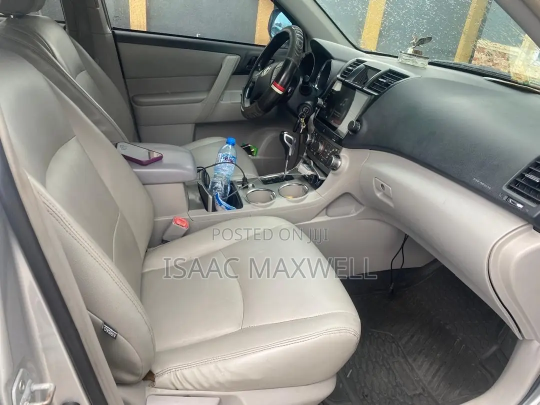 Toyota Highlander 2012 Silver
