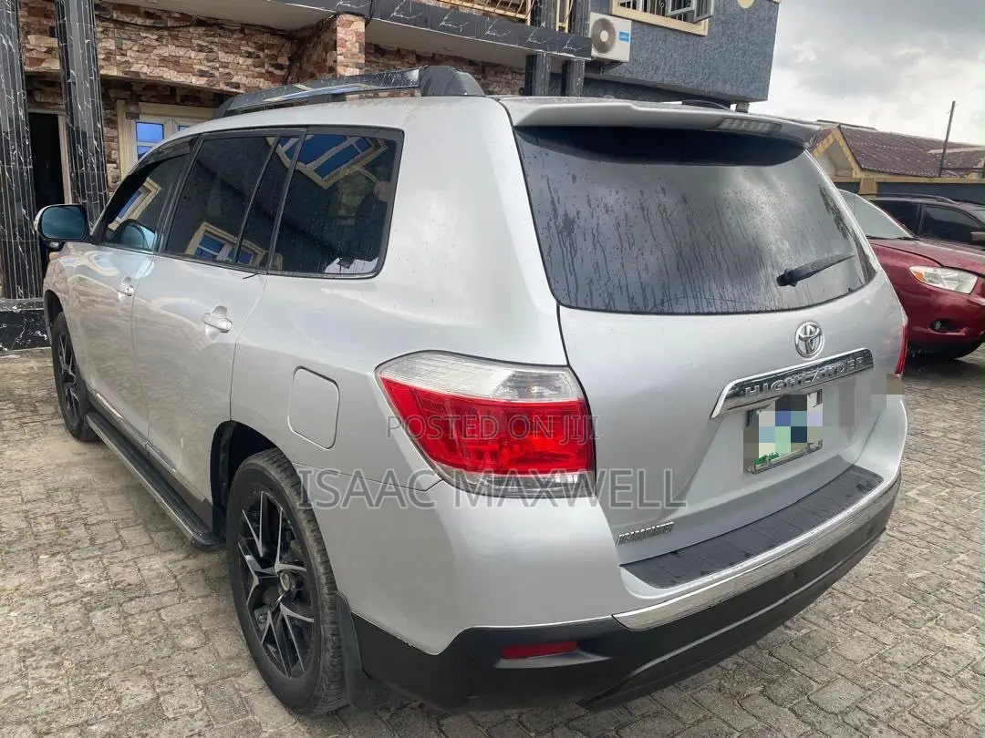 Toyota Highlander 2012 Silver