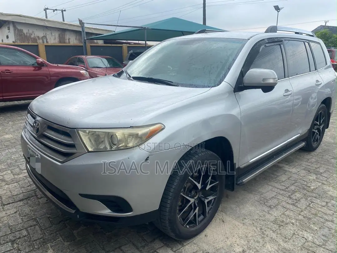 Toyota Highlander 2012 Silver