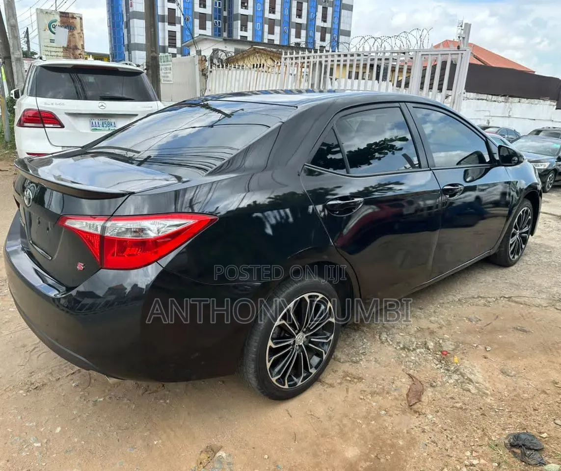 Toyota Corolla 2016 Black