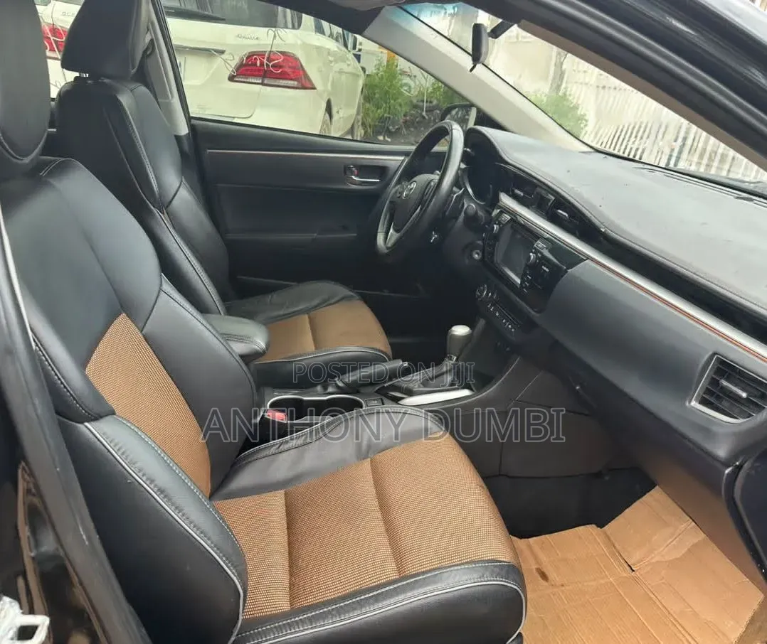 Toyota Corolla 2016 Black