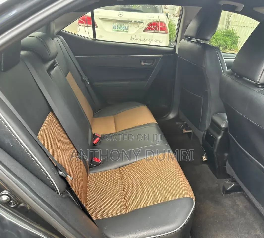 Toyota Corolla 2016 Black