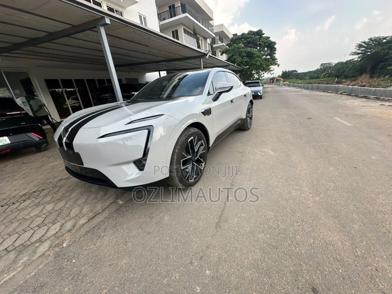 Avatr 11 2025 Gray