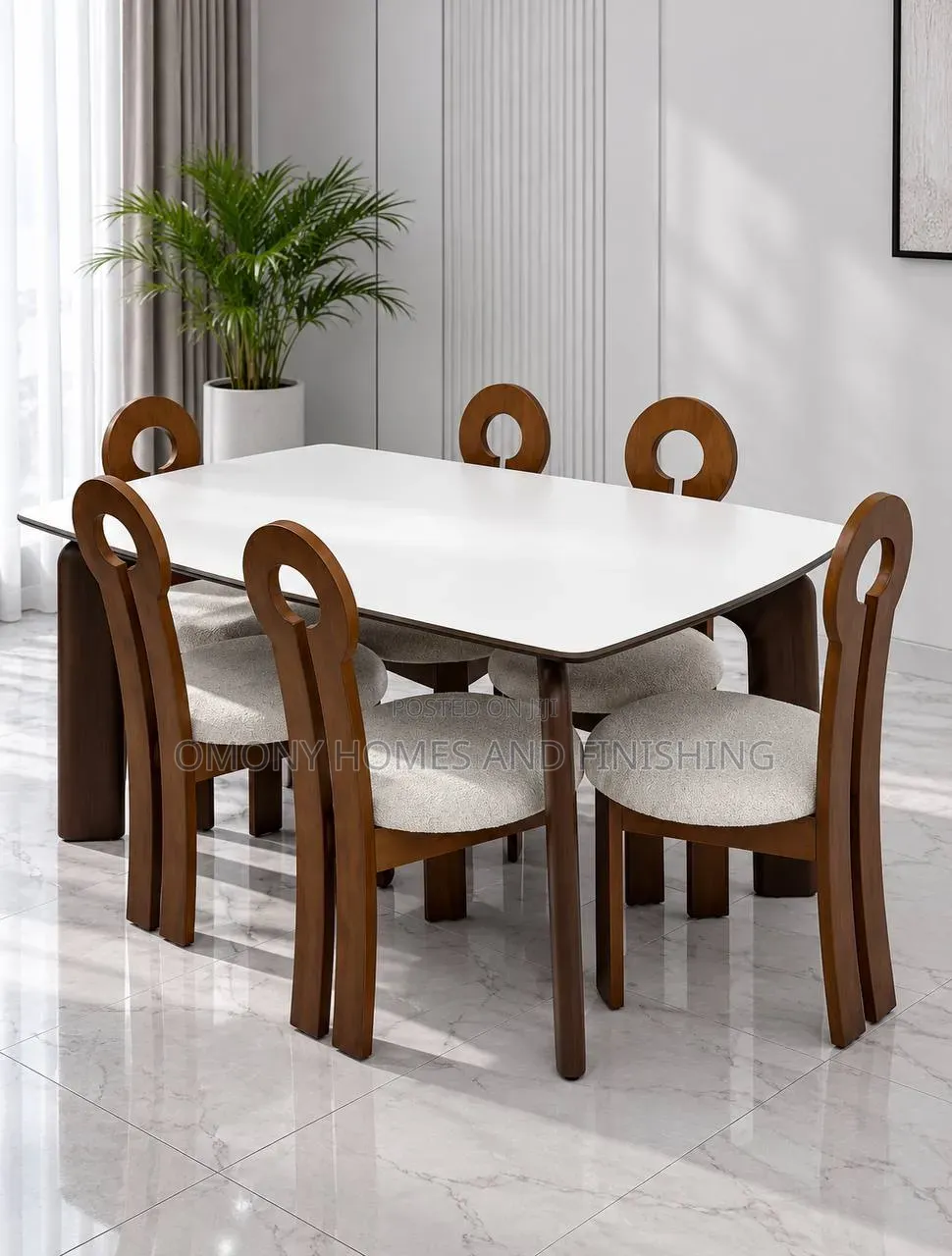 Lovely 6 Seater Dinning Set