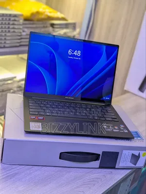 Laptop Asus Zenbook 14 32GB AMD A10 SSD 1T
