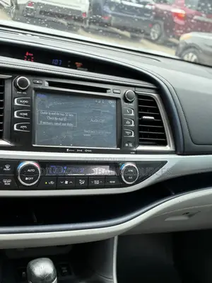 Toyota Highlander XLE 2019 Silver