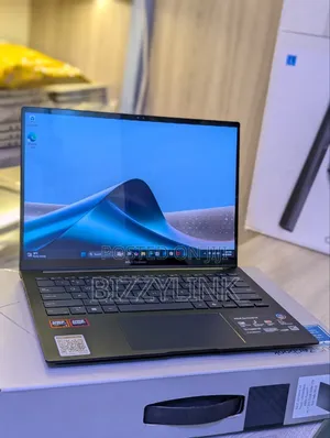 Laptop Asus Zenbook 14 32GB AMD A10 SSD 1T