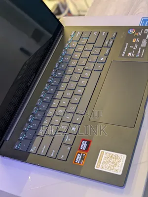 Laptop Asus Zenbook 14 32GB AMD A10 SSD 1T