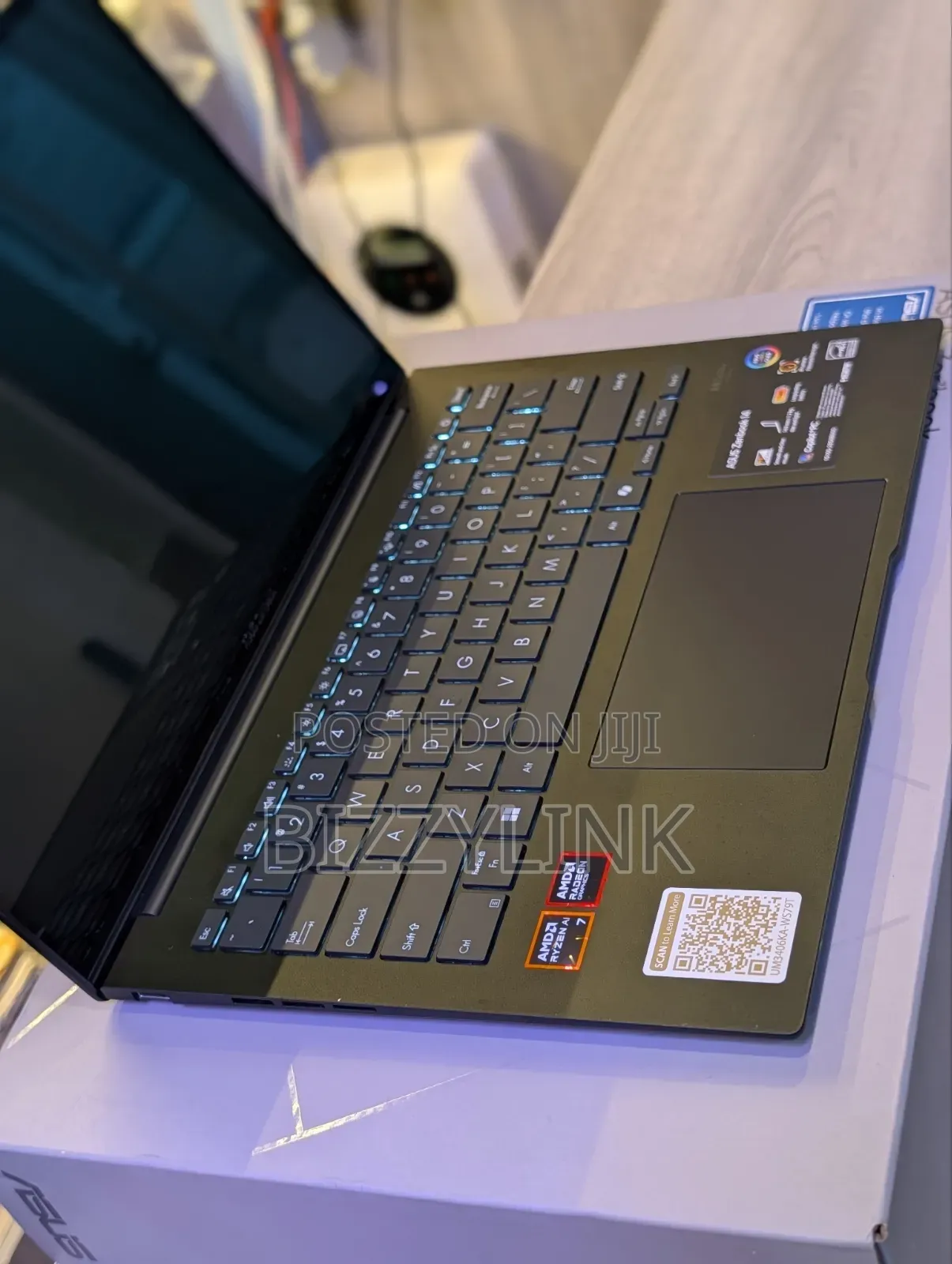 Laptop Asus Zenbook 14 32GB AMD A10 SSD 1T