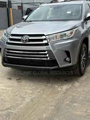 Toyota Highlander XLE 2019 Silver