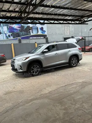 Toyota Highlander XLE 2019 Silver