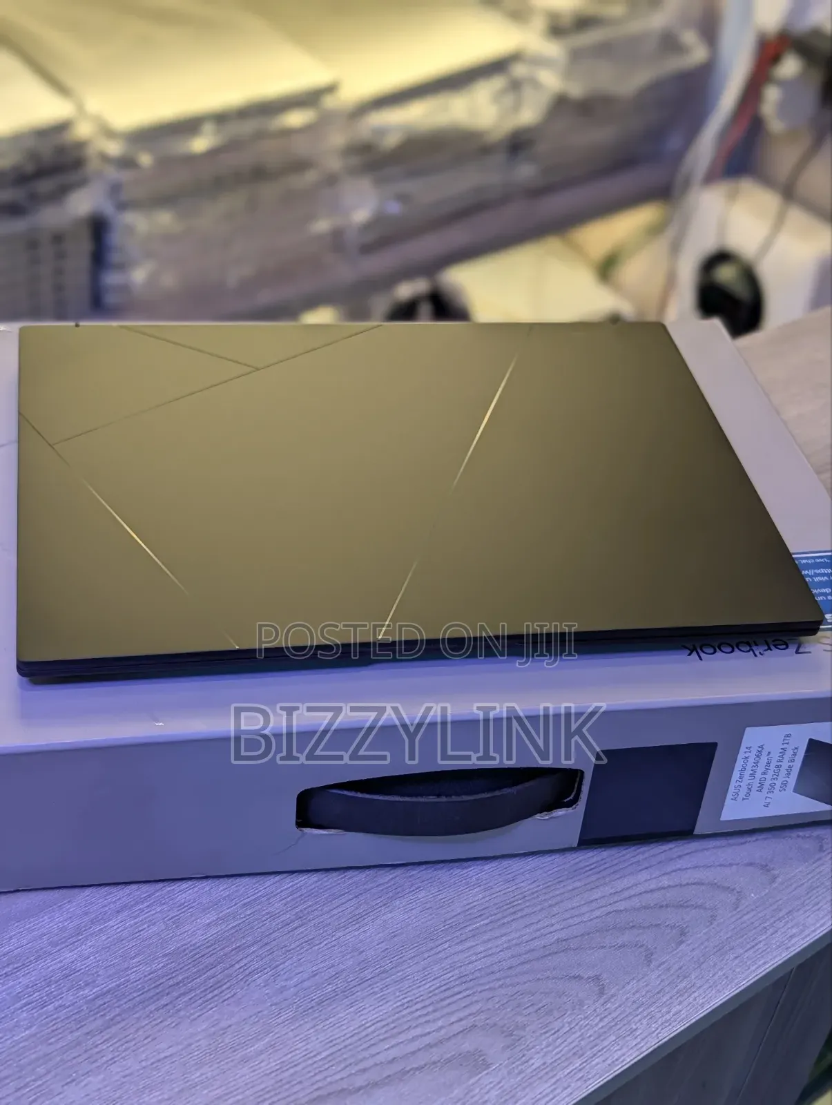 Laptop Asus Zenbook 14 32GB AMD A10 SSD 1T