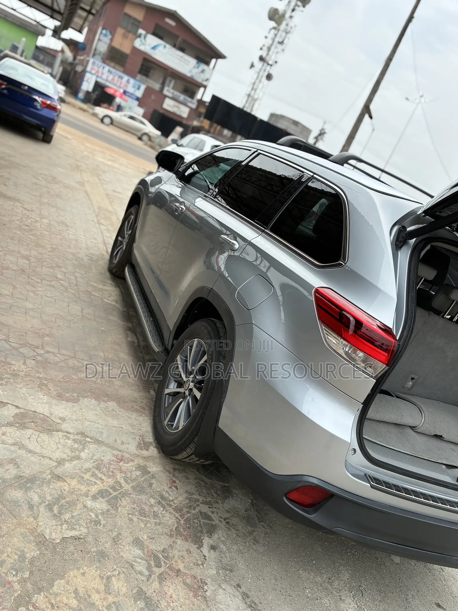 Toyota Highlander XLE 2019 Silver