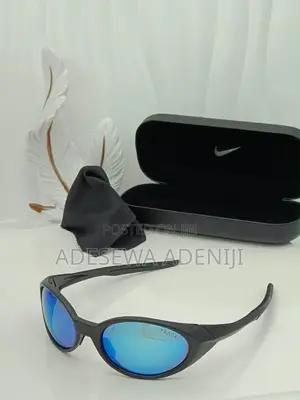 Analog Sunglasses in Cute Design