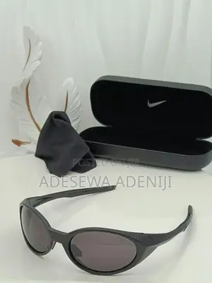 Analog Sunglasses in Cute Design