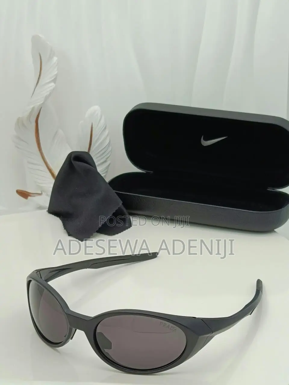 Analog Sunglasses in Cute Design