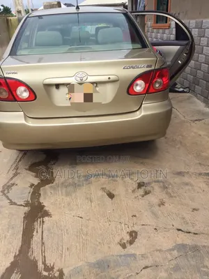 Toyota Corolla 2005 Gold