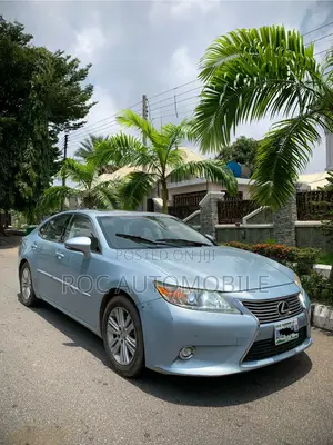 Lexus ES 2014 Blue
