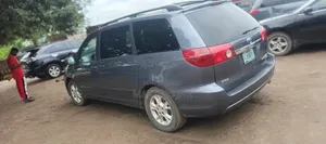 Toyota Sienna XLE AWD 2005 Purple