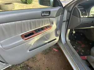 Toyota Camry 2004 Silver