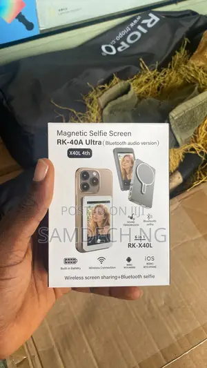 Magnetic Selfie Screen