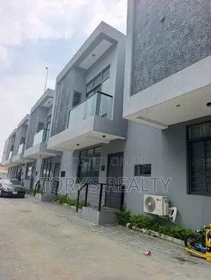 4bdrm Townhouse / Terrace in Lekki Phase 2 for rent