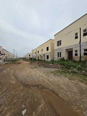 4bdrm Duplex in Life Camp for sale