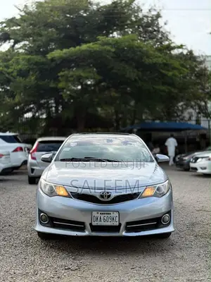 Toyota Camry SE 4dr Sedan (2.5L 4cyl 6A) 2012 Silver