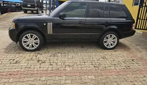 Land Rover Range Rover Vogue 2012 Black