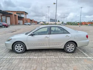 Toyota Camry LE 4dr Sedan (2.4L 4cyl 5A) 2005 Silver