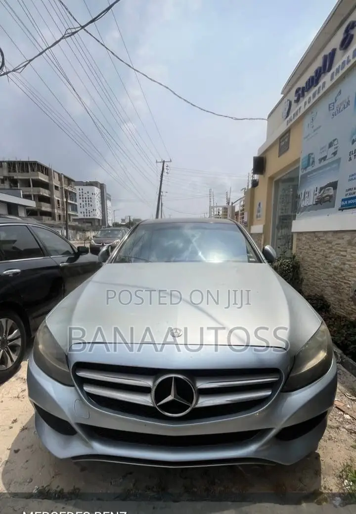 Mercedes-Benz C300 2015
