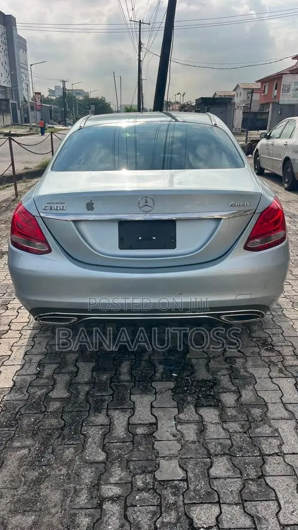 Mercedes-Benz C300 2015