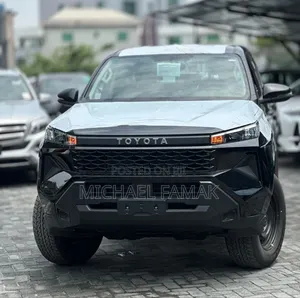 New Toyota Hilux 2026 Black
