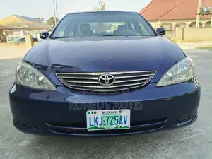 Toyota Camry 2004 Blue