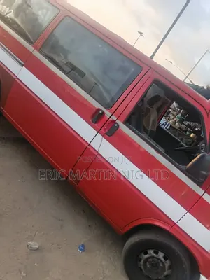 Volkswagen Transporter 2005 Red