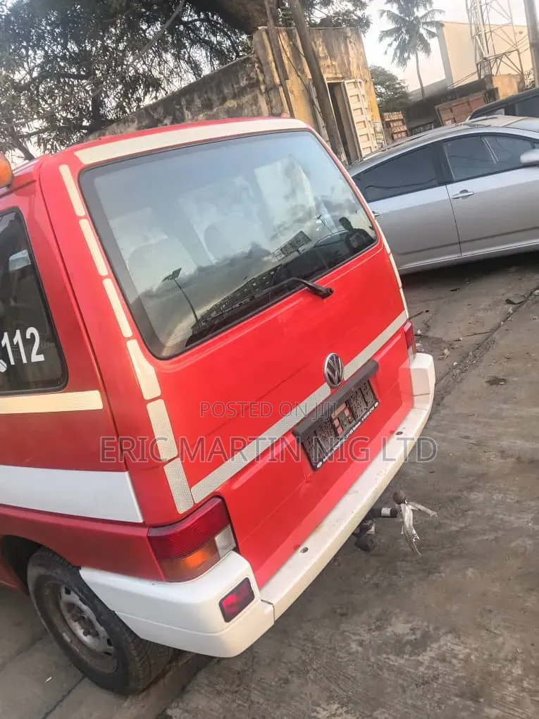 Volkswagen Transporter 2005 Red