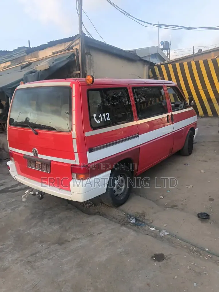 Volkswagen Transporter 2005 Red