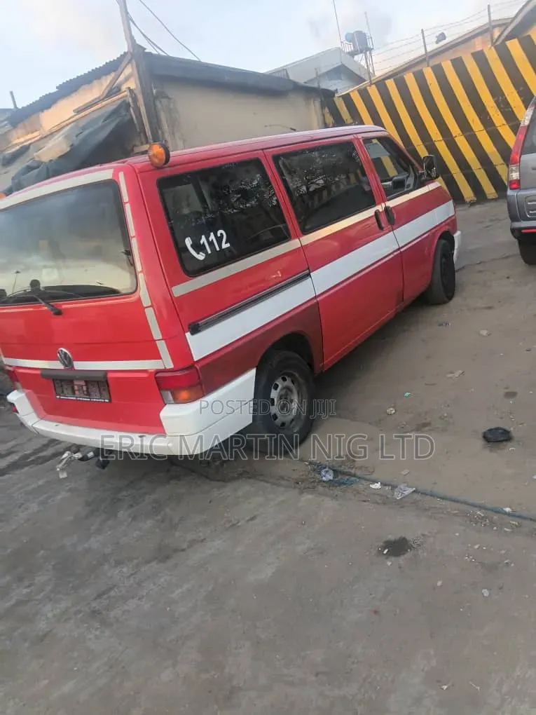 Volkswagen Transporter 2005 Red