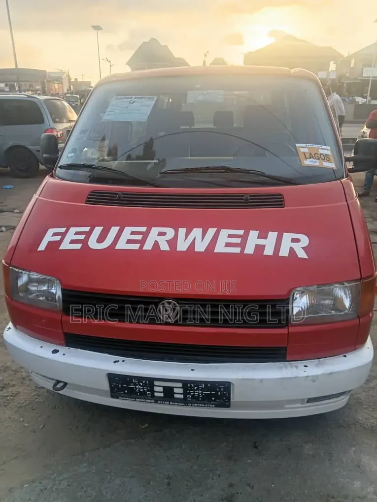 Volkswagen Transporter 2005 Red