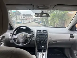 Toyota Corolla 2010 Gray