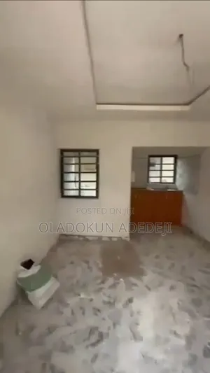 Furnished Mini Flat in Sholuyi, Soluyi for rent