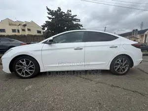 Hyundai Elantra SE 2019 White
