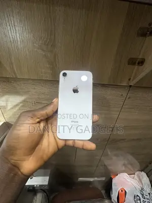 Apple iPhone XR 128 GB White