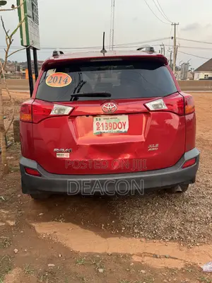 Toyota RAV4 XLE 4dr SUV AWD (2.5L 4cyl 6A) 2014 Red