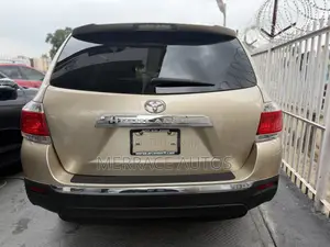 Toyota Highlander 2013 Gold