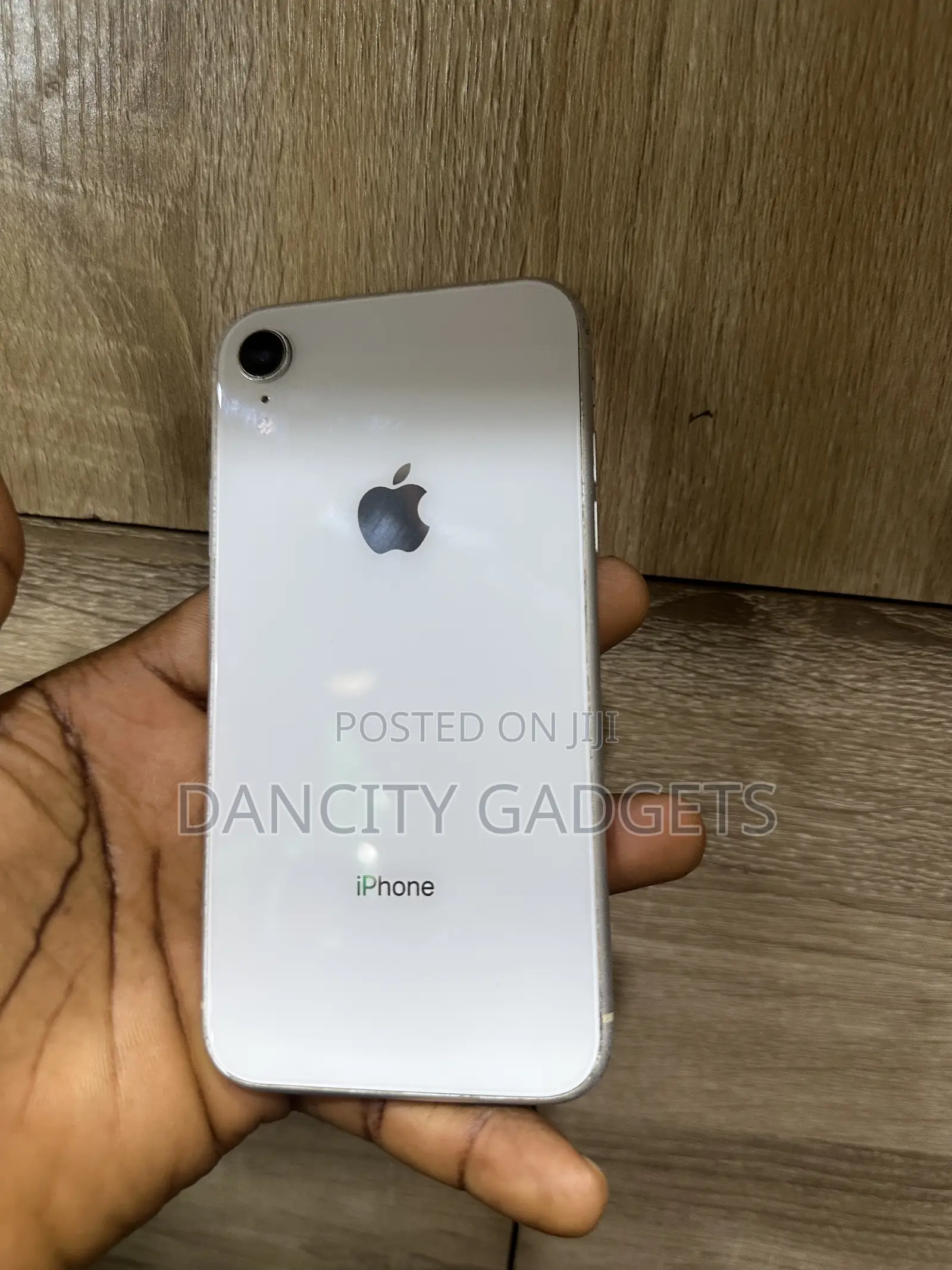 Apple iPhone XR 64 GB White