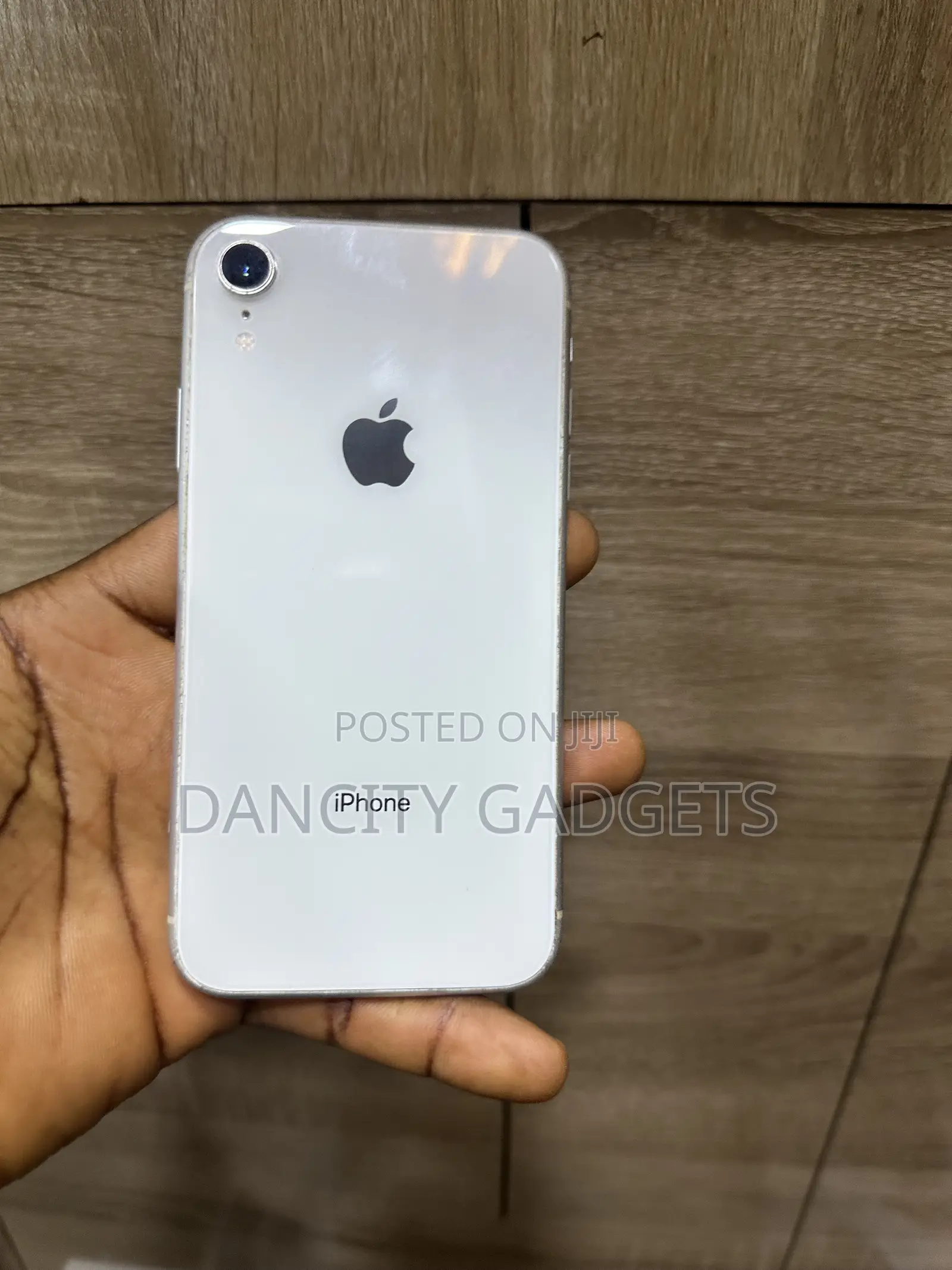 Apple iPhone XR 64 GB White